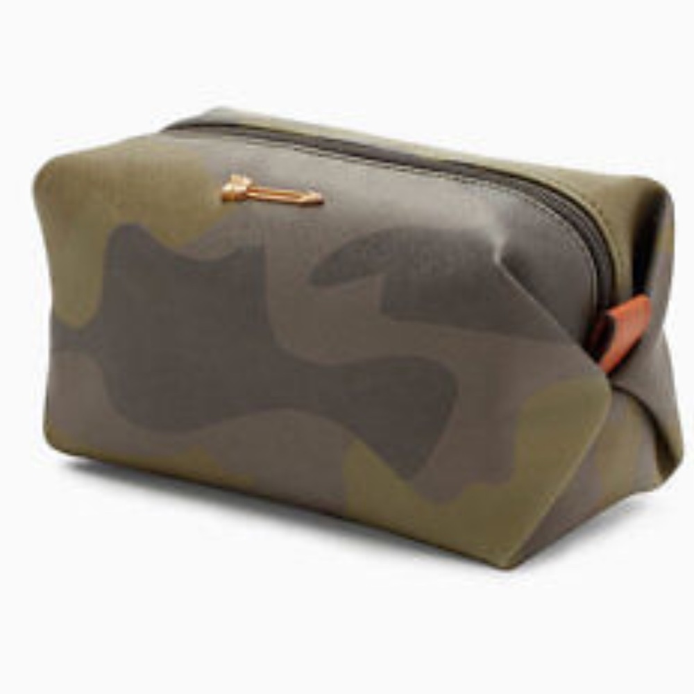 Stella Dot Camo Cosmetic Pouf